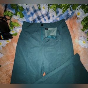 Size 6 / Pleated Shein Green Button Pants 🍀 wide leg